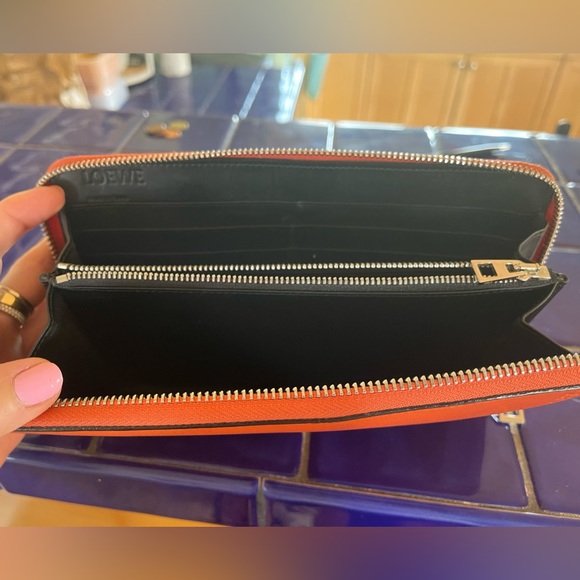 Loewe zip around wallet in satin calfskin - Picture 9 of 9